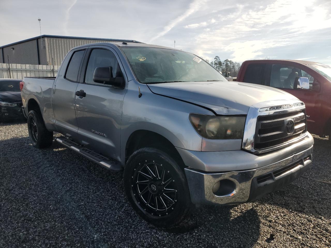 2011 TOYOTA TUNDRA DOU - Фото 4