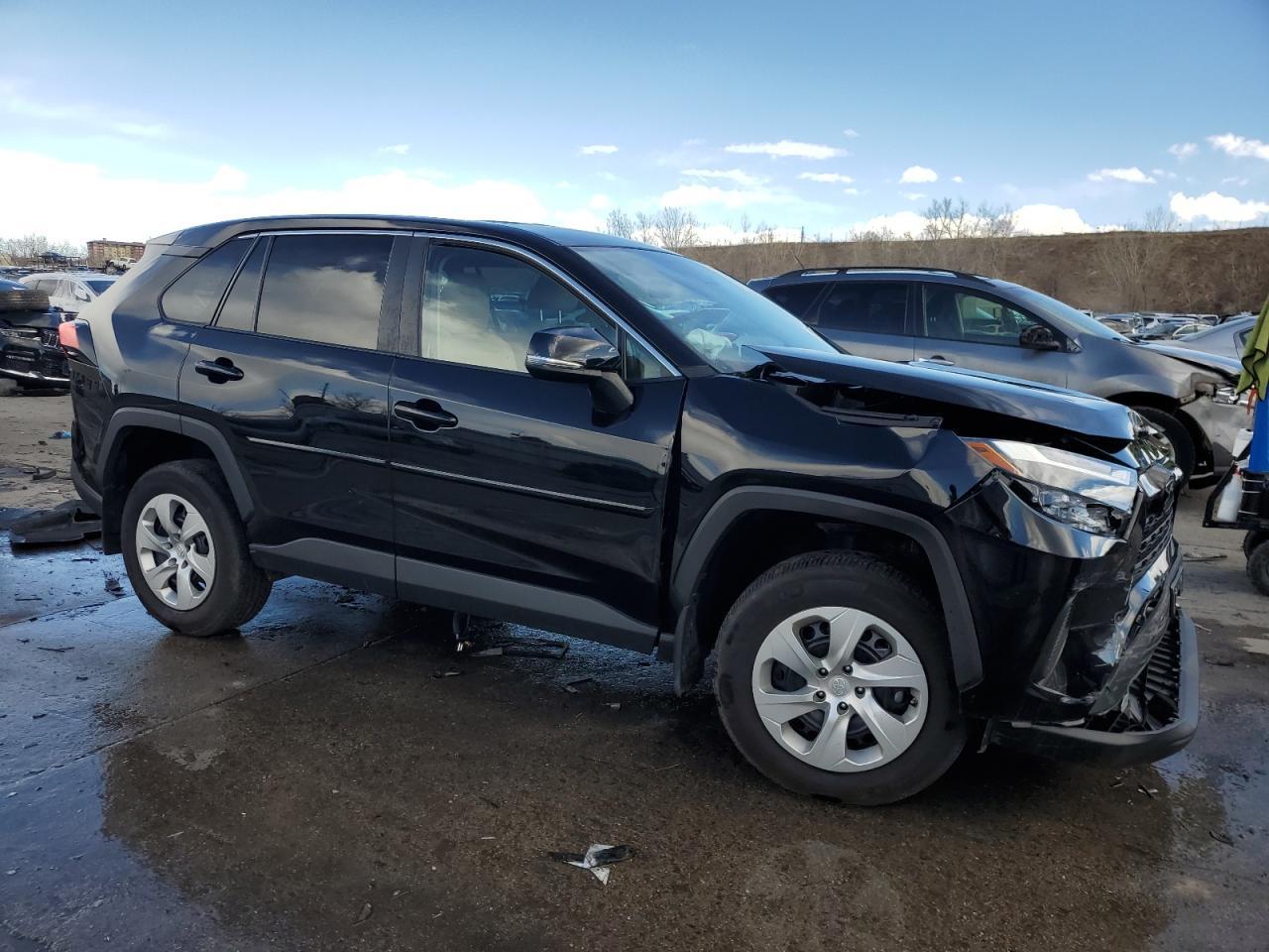 2023 TOYOTA RAV4 LE - Фото 4