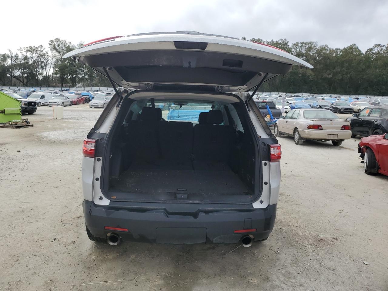 2021 CHEVROLET TRAVERSE L - Фото 6