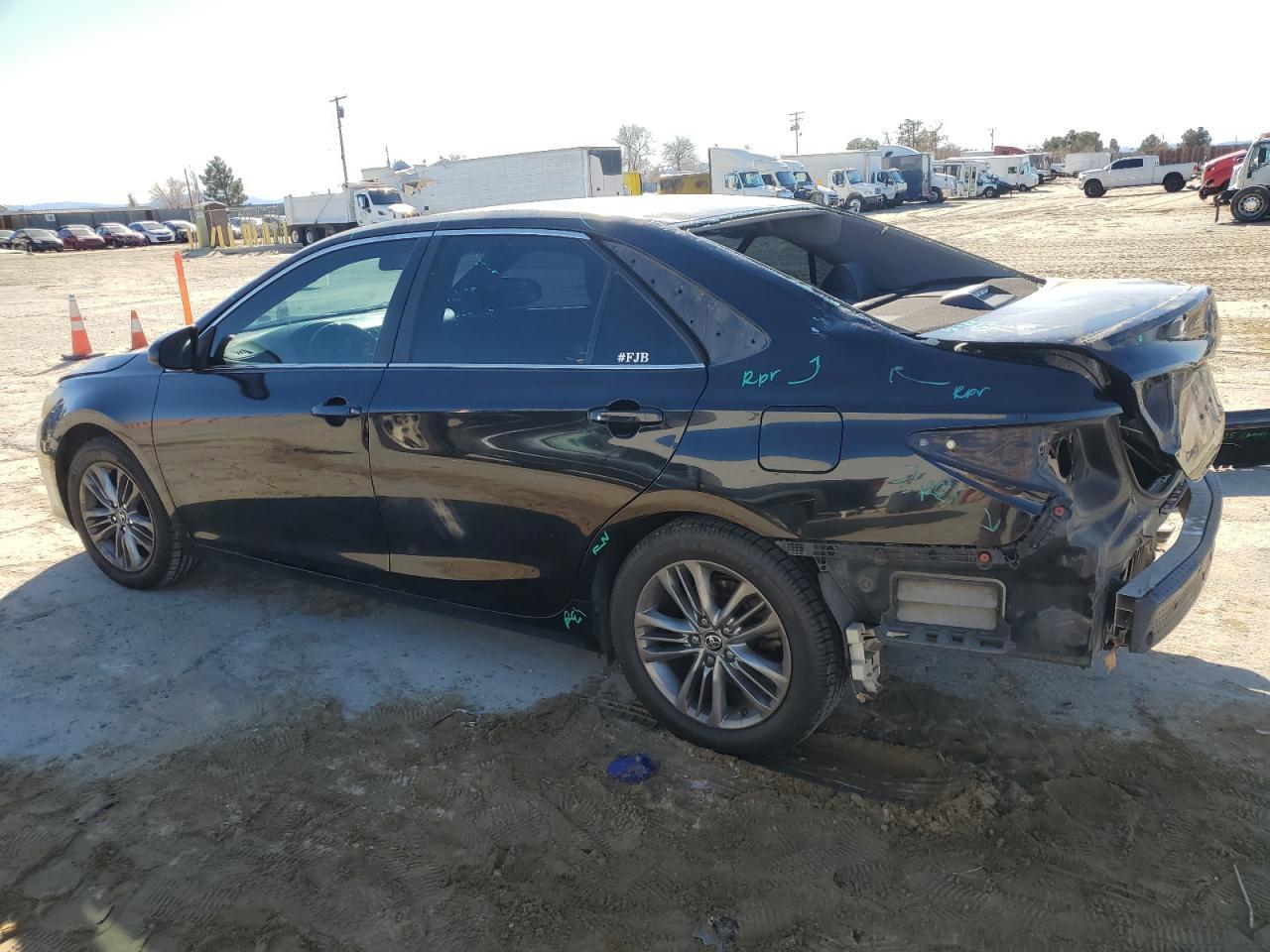 2015 TOYOTA CAMRY LE - Фото 2