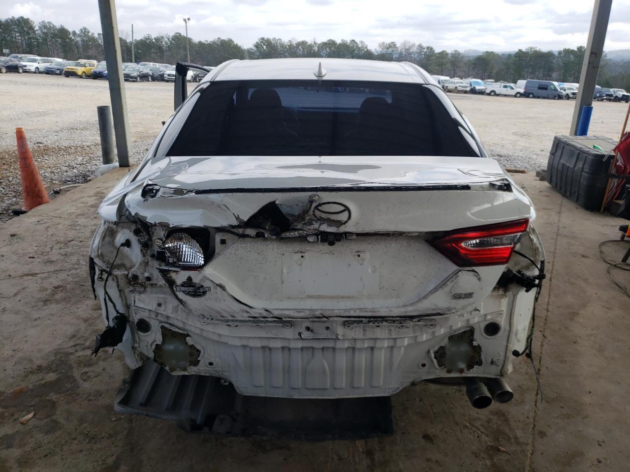 2020 TOYOTA CAMRY SE - Image 6