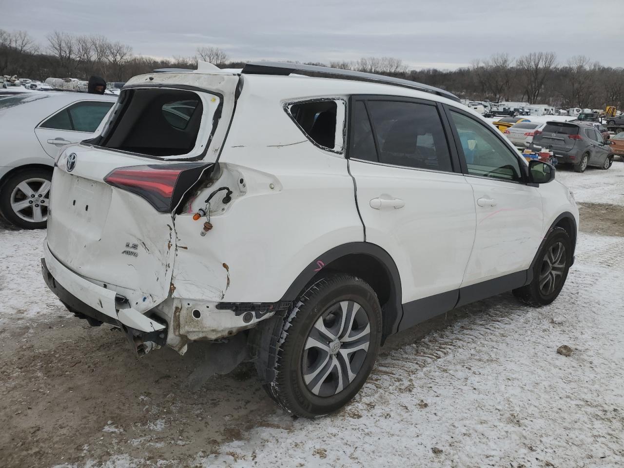 2017 TOYOTA RAV4 LE - Image 3