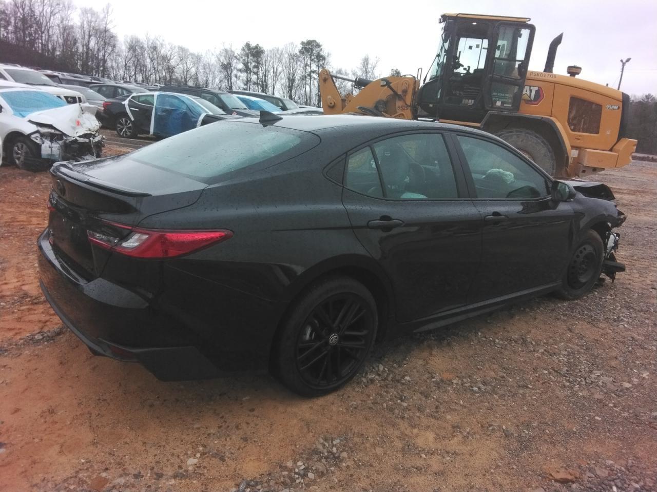 2025 TOYOTA CAMRY XSE - Фото 3