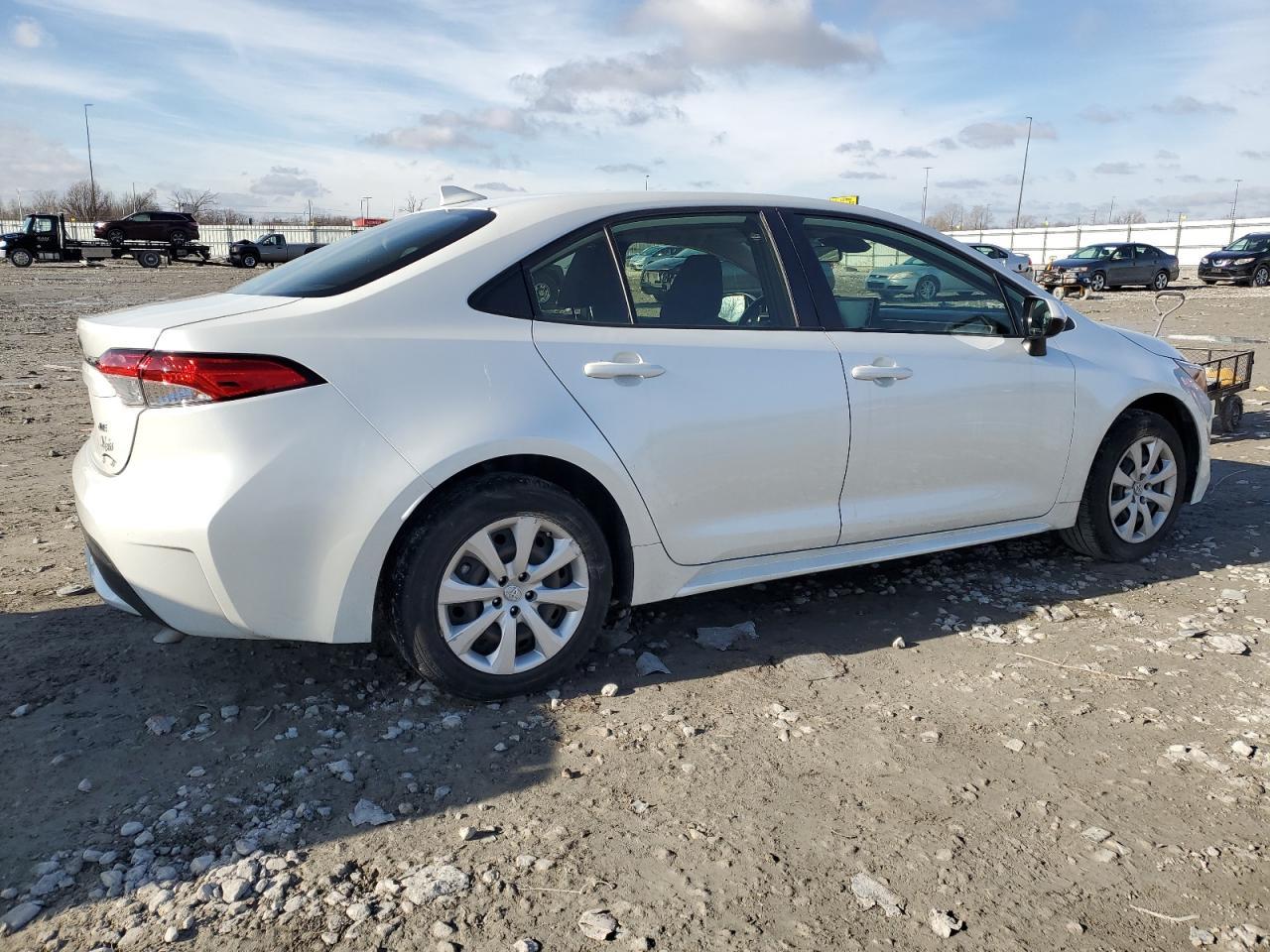 2022 TOYOTA COROLLA LE - Фото 3