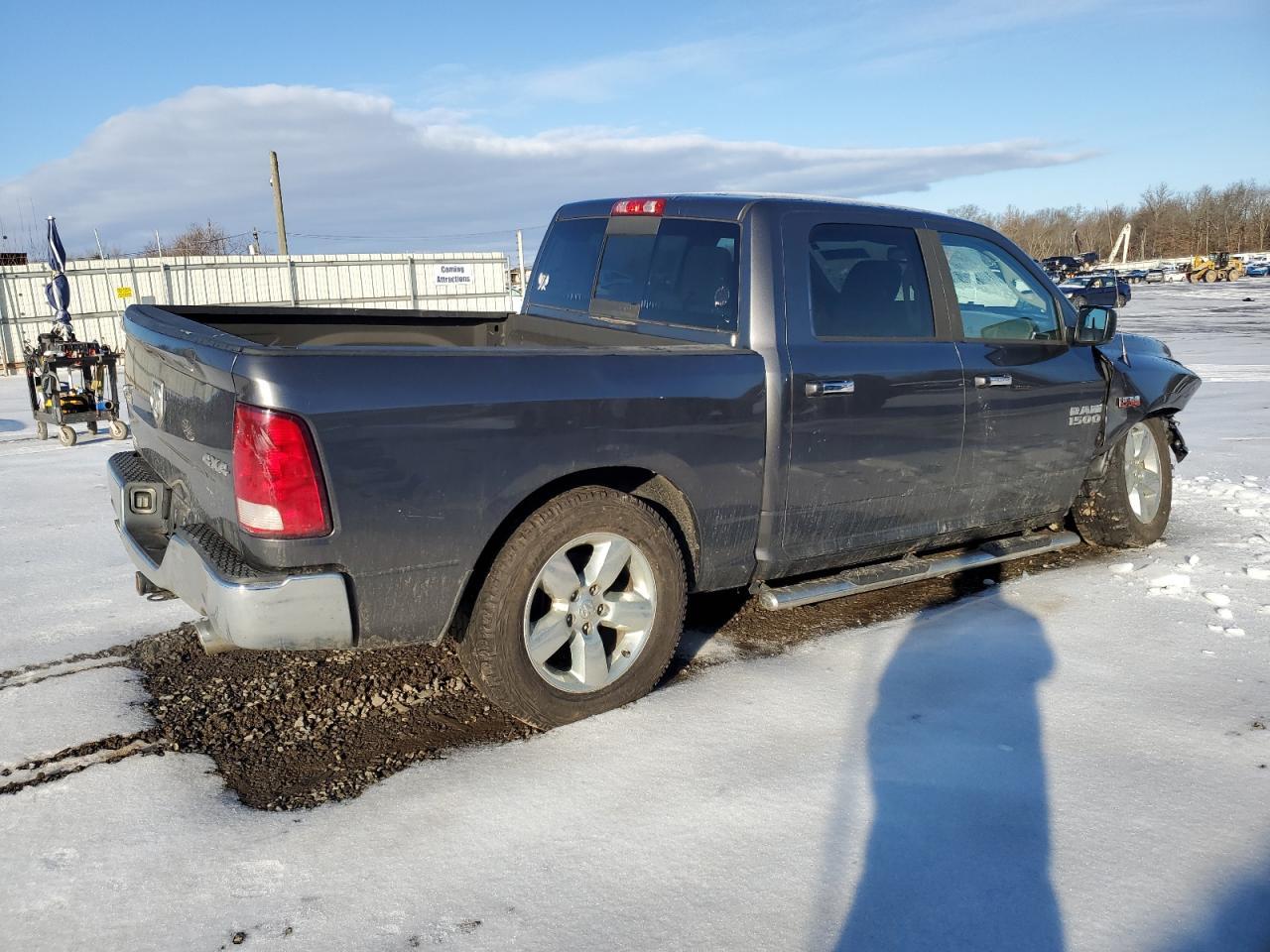 2015 RAM 1500 SLT - Image 3