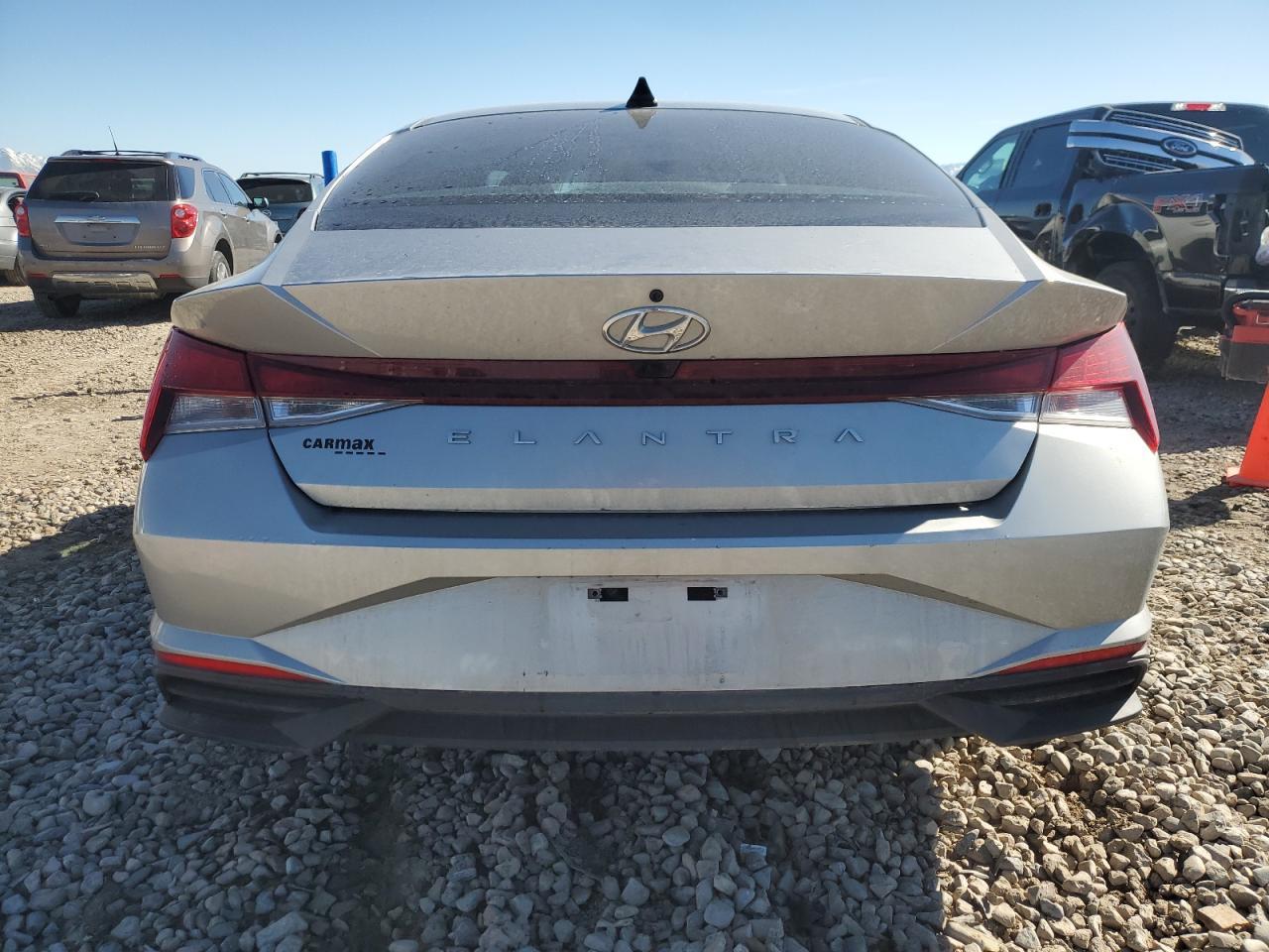 2022 HYUNDAI ELANTRA SE - Image 6