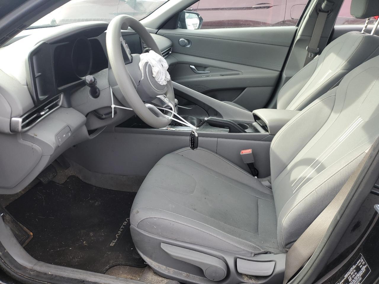 2023 HYUNDAI ELANTRA SE - Фото 7