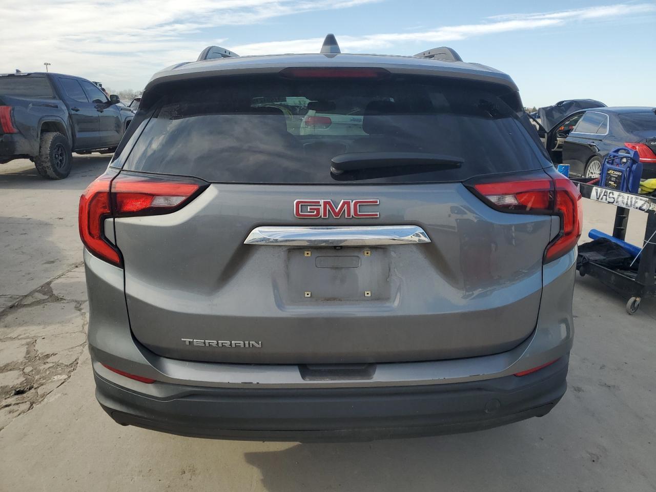 2018 GMC TERRAIN SL - Image 6