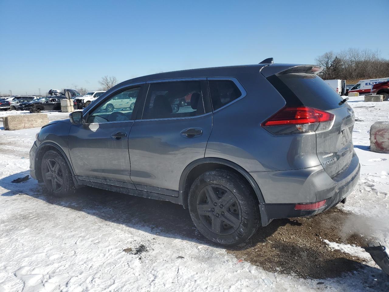 2017 NISSAN ROGUE S - Фото 2