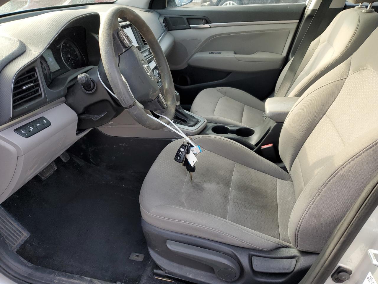 2019 HYUNDAI ELANTRA SE - Фото 7
