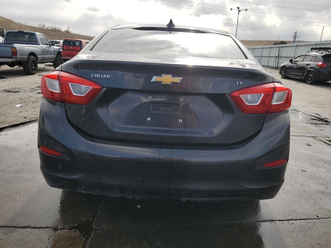 2017 CHEVROLET CRUZE LT - Image 6