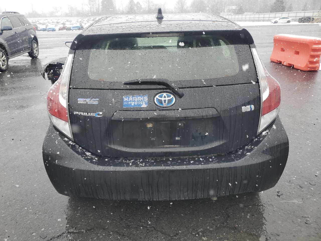 2016 TOYOTA PRIUS C - Фото 6
