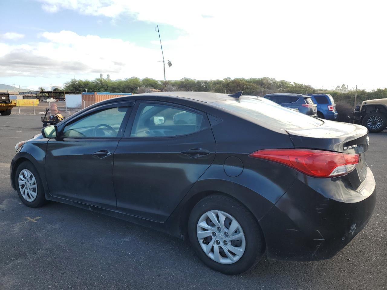 2013 HYUNDAI ELANTRA GL - Image 2