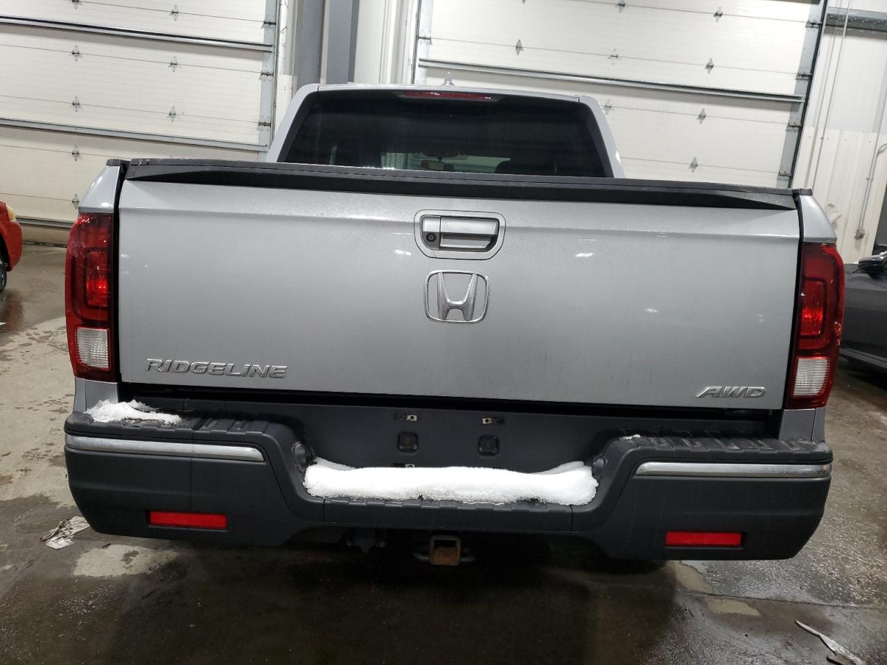 2017 HONDA RIDGELINE - Фото 6