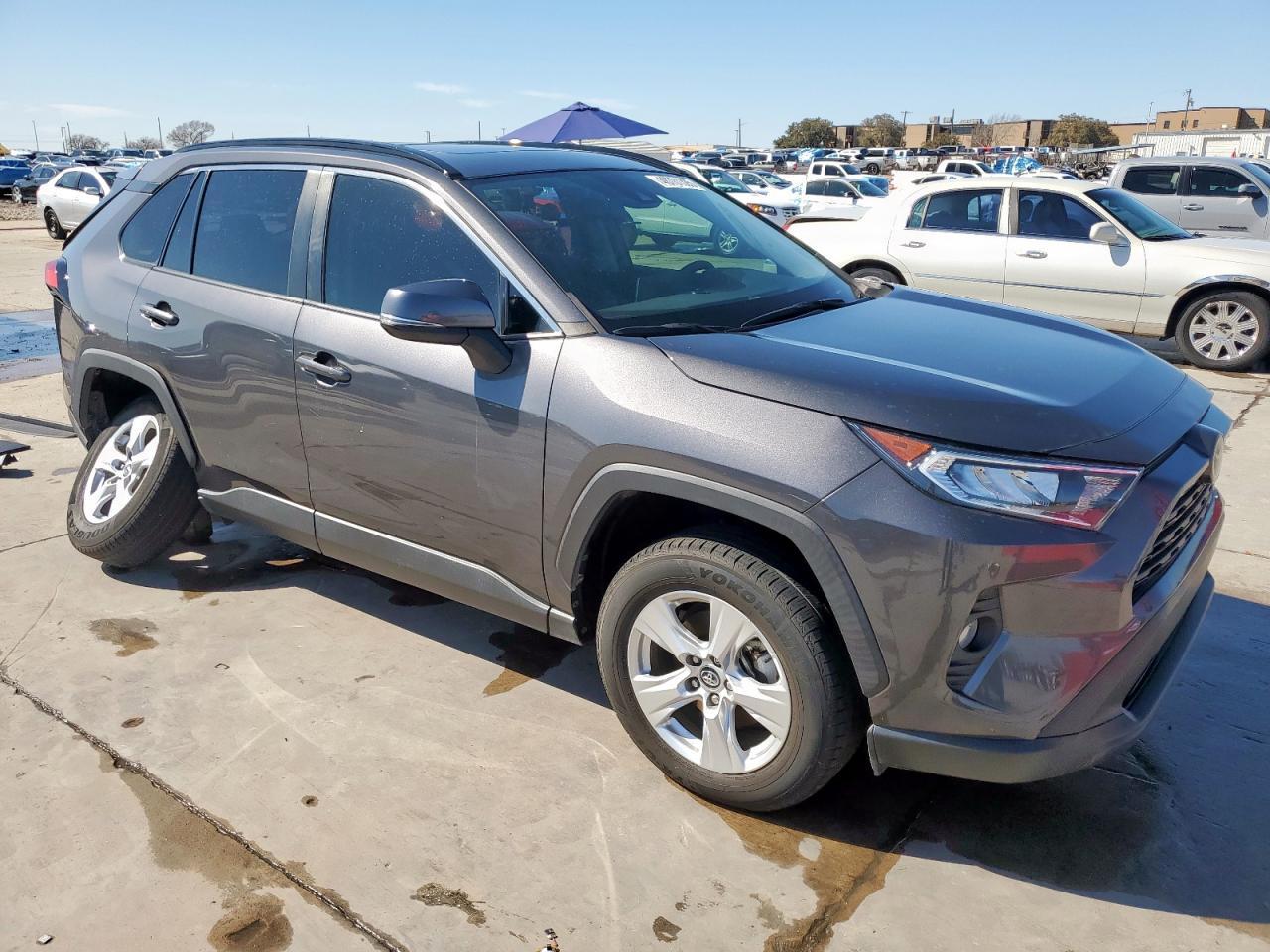 2020 TOYOTA RAV4 XLE - Фото 4