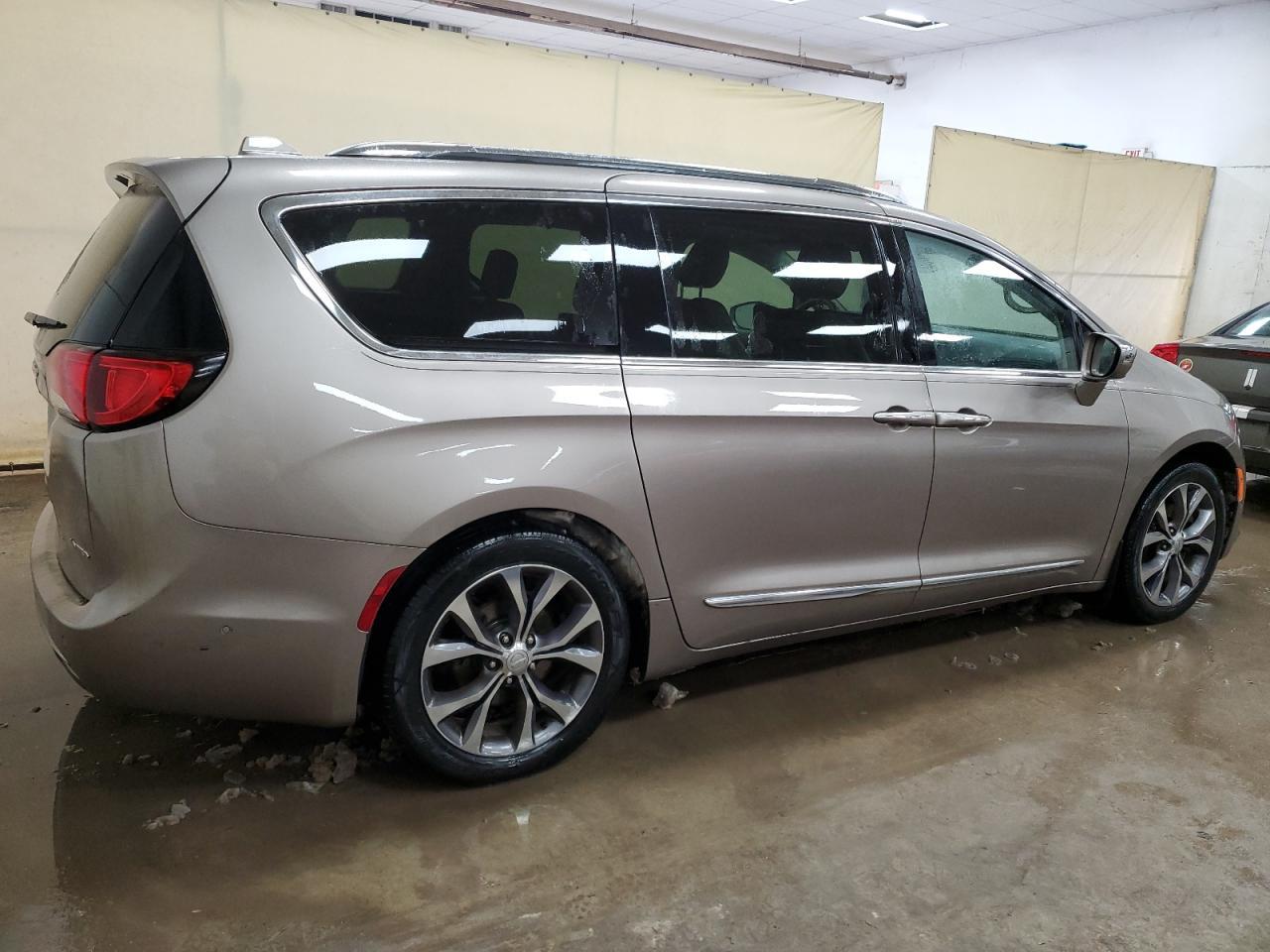 2017 CHRYSLER PACIFICA L - Image 3