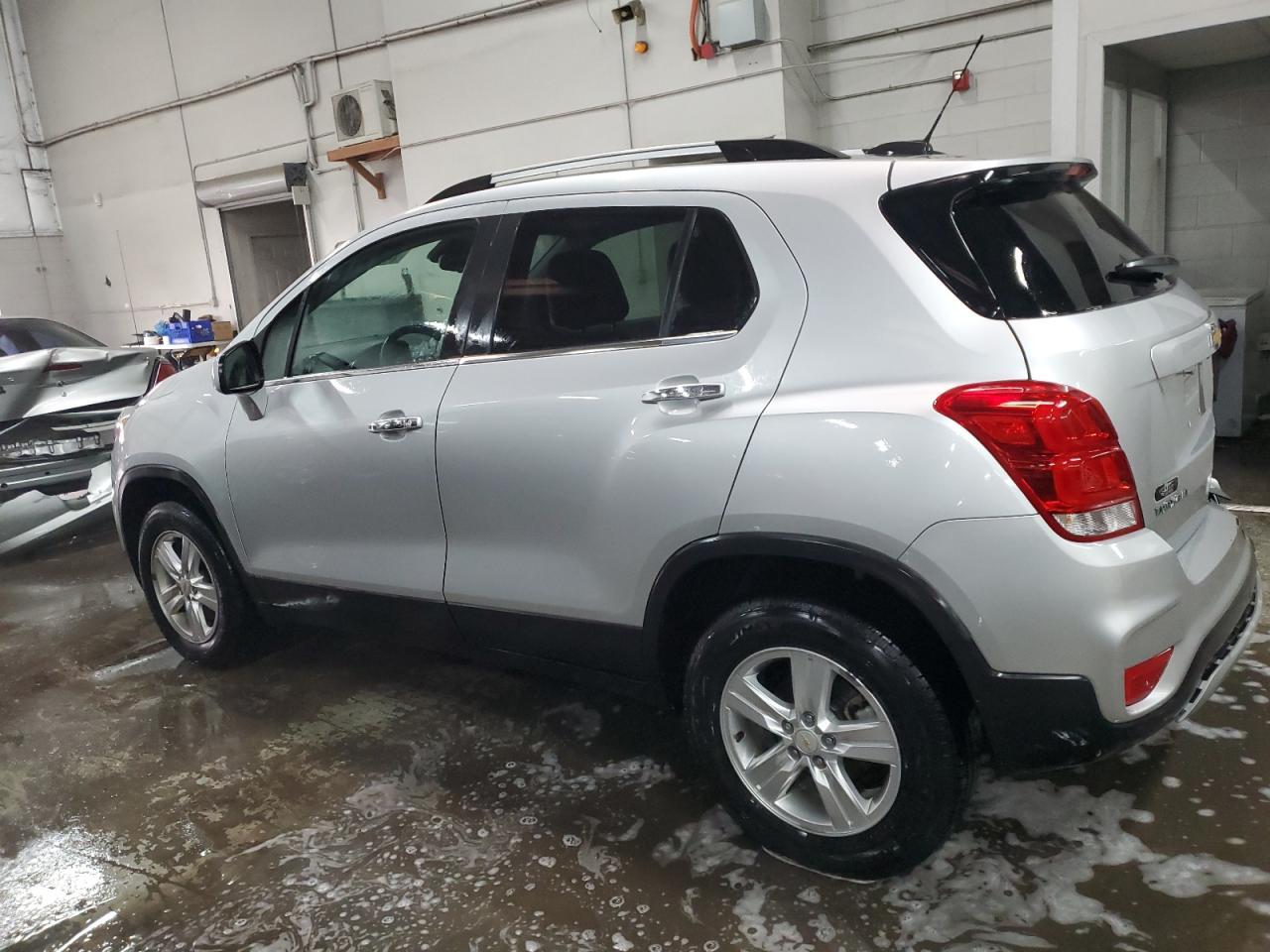 2019 CHEVROLET TRAX 1LT - Фото 2