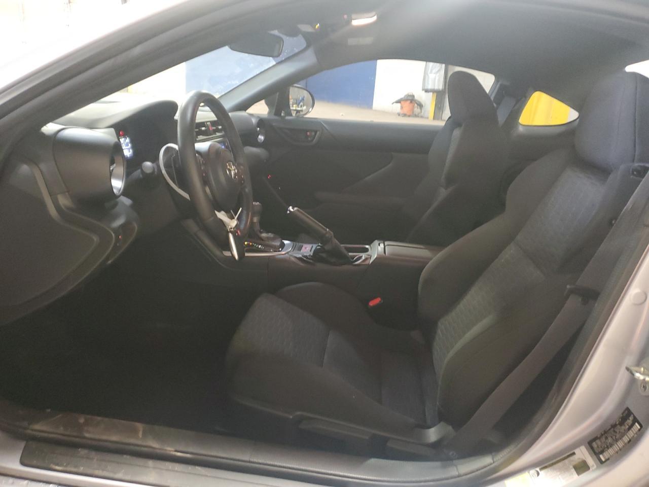 2023 TOYOTA GR 86 - Image 7