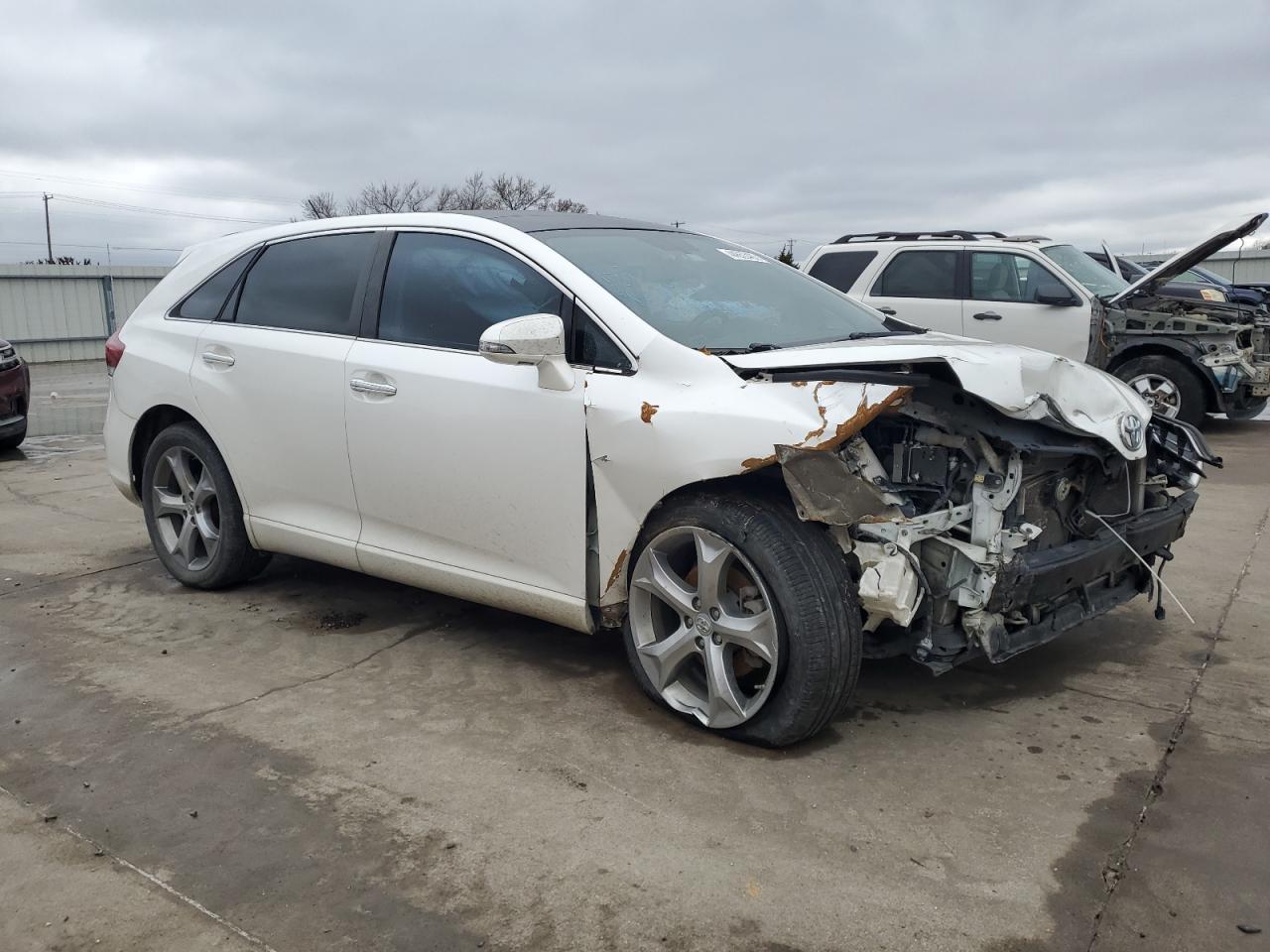 2013 TOYOTA VENZA LE - Image 4