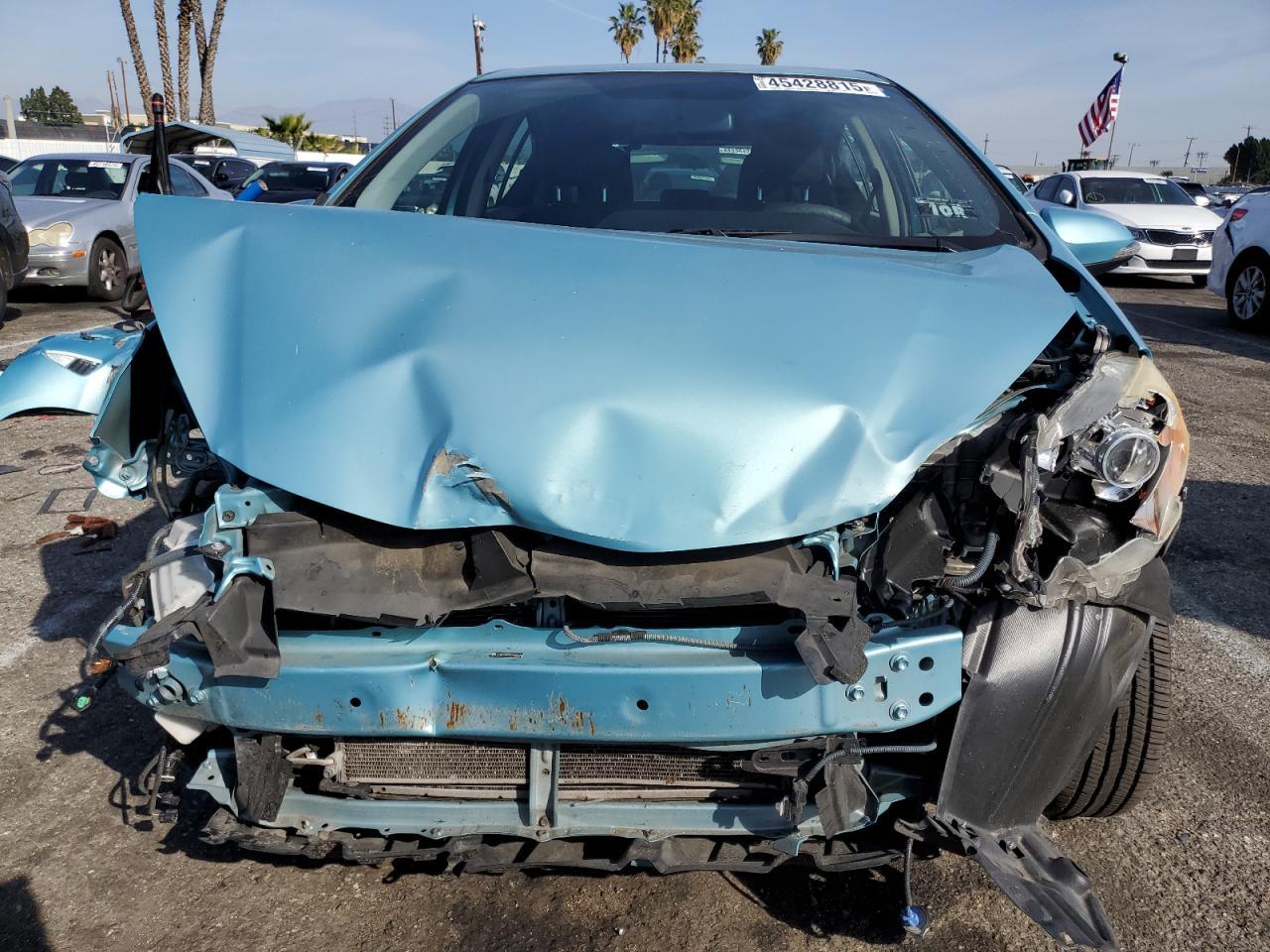 2013 TOYOTA PRIUS C - Фото 5