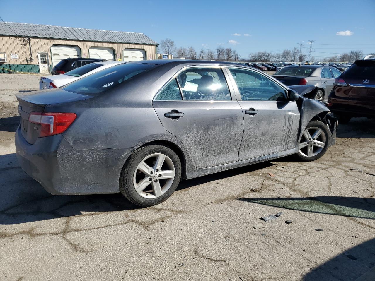 2014 TOYOTA CAMRY L - Image 3