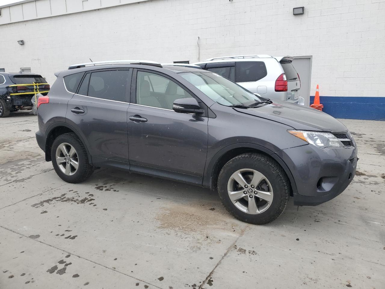 2015 TOYOTA RAV4 XLE - Image 4