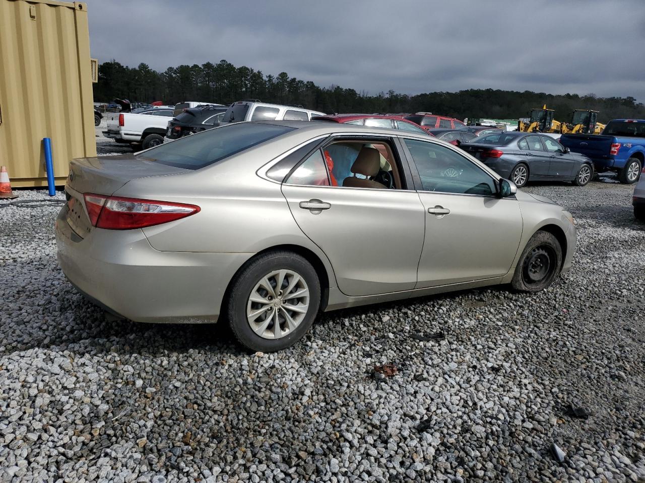 2016 TOYOTA CAMRY LE - Фото 3