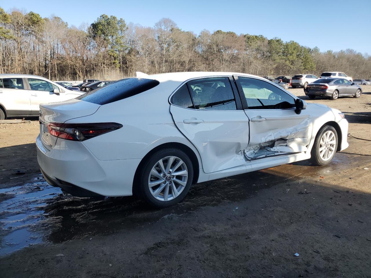 2024 TOYOTA CAMRY LE - Фото 3