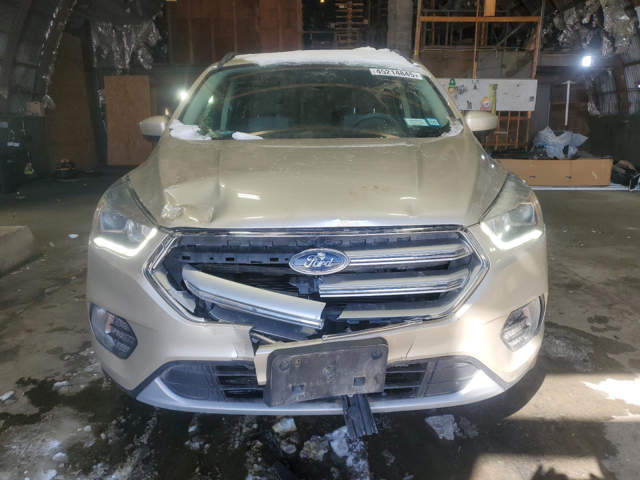 2017 FORD ESCAPE SE - Фото 5