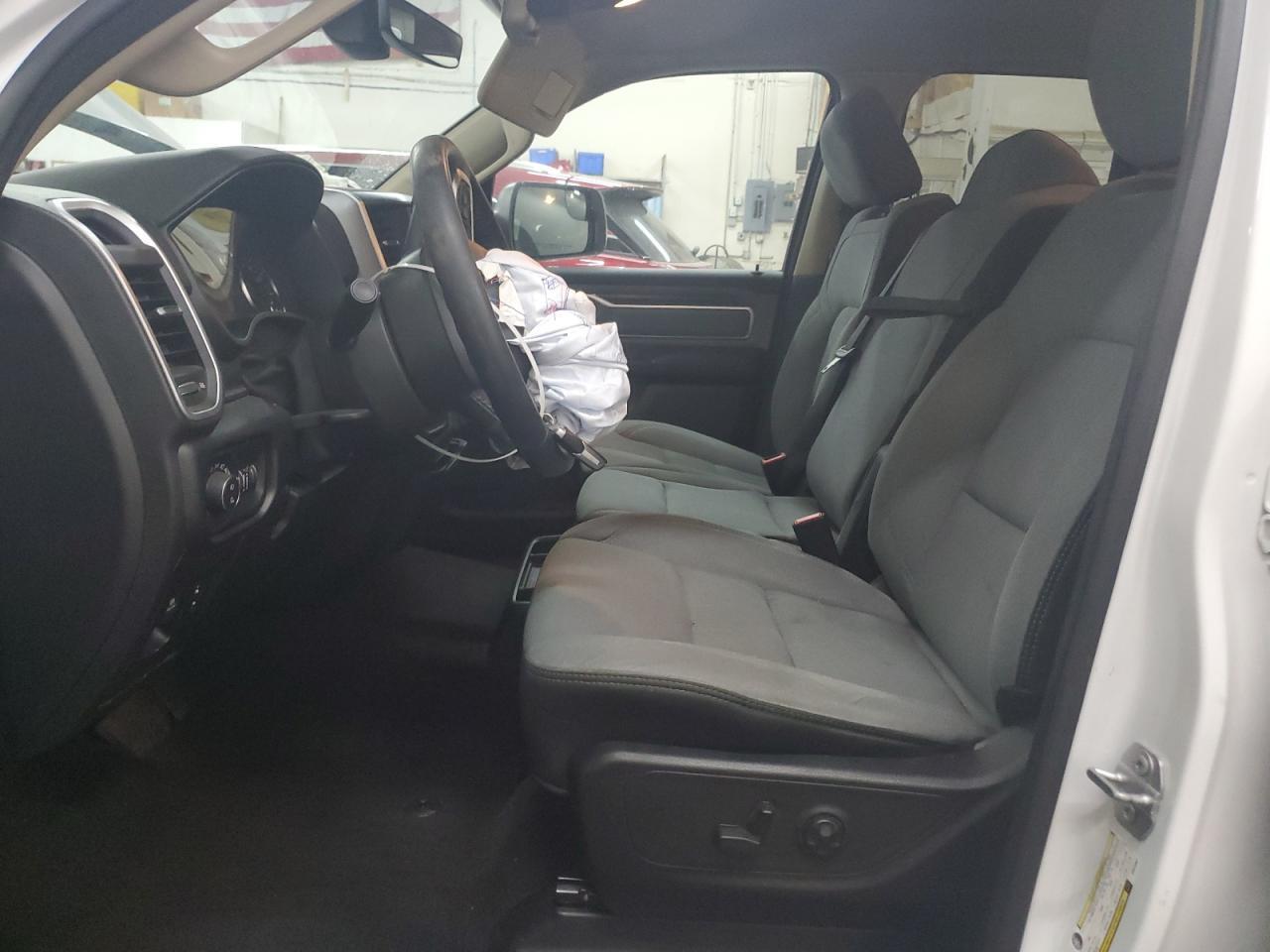2019 RAM 1500 BIG H - Фото 7