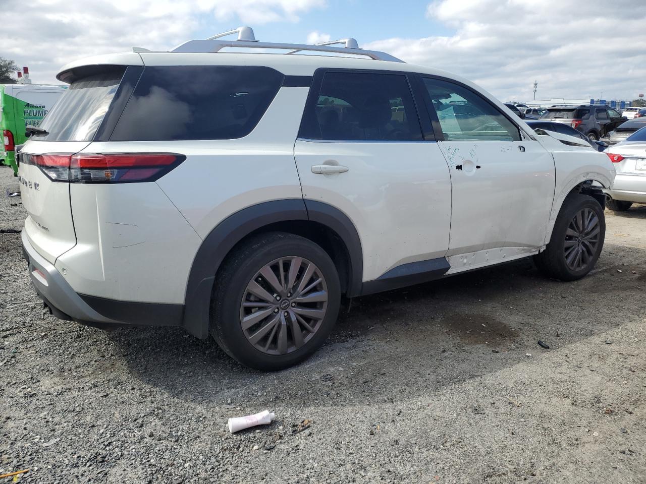2023 NISSAN PATHFINDER - Image 3
