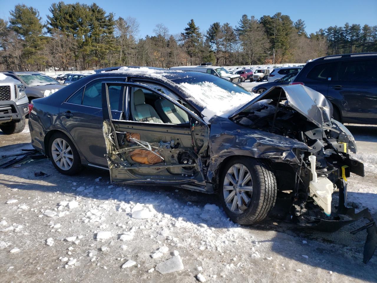 2014 TOYOTA CAMRY L - Фото 4