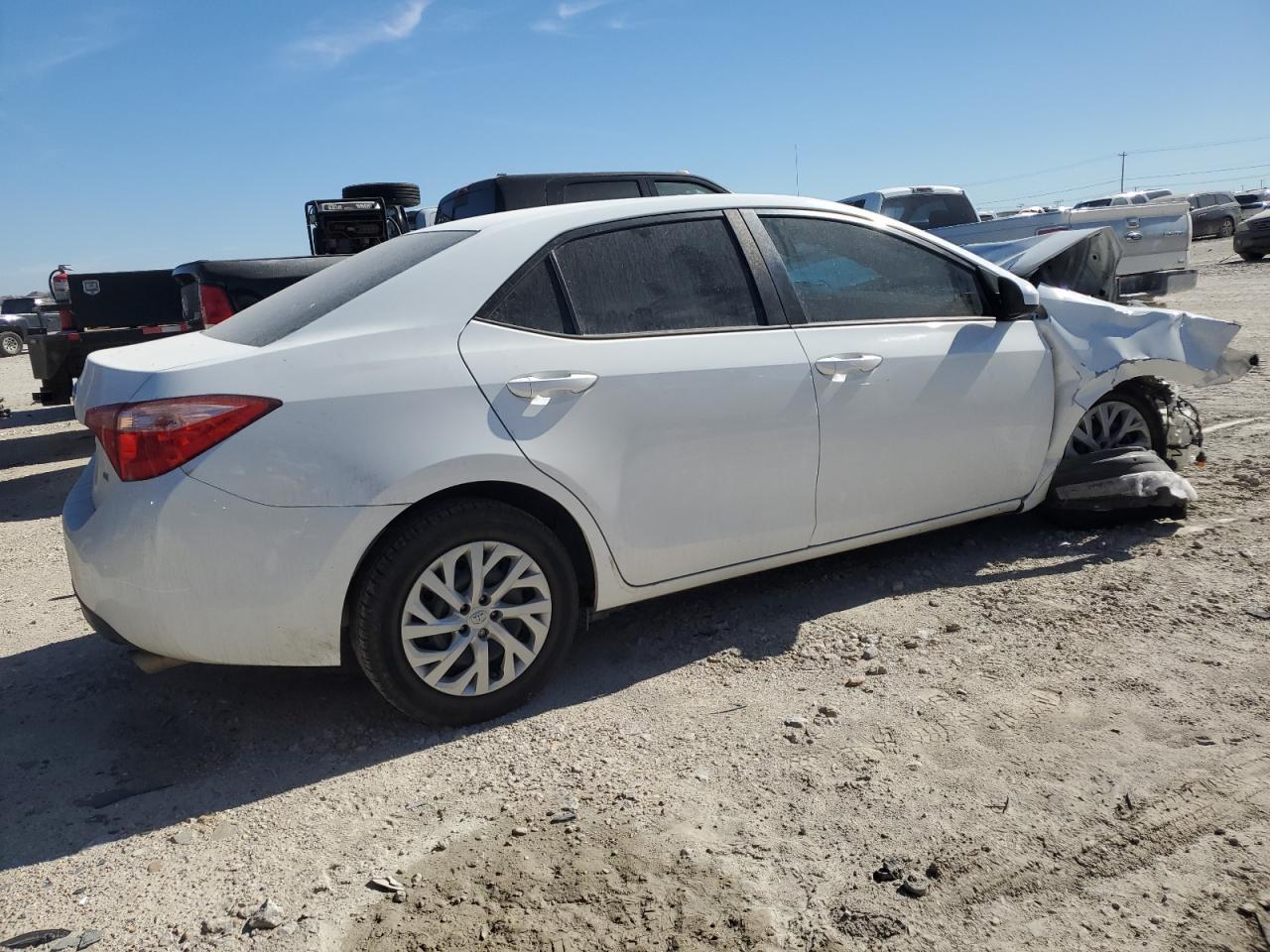 2018 TOYOTA COROLLA L - Image 3