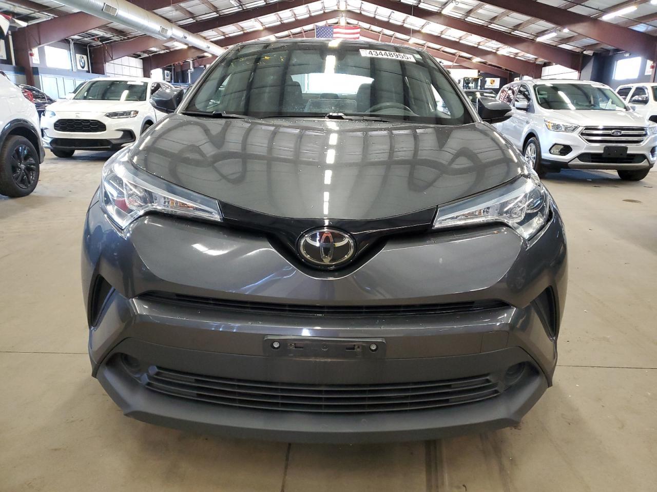 2019 TOYOTA C-HR XLE - Image 5