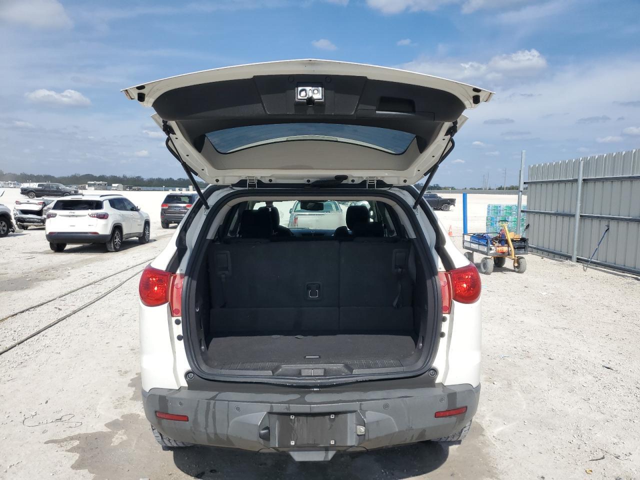 2012 CHEVROLET TRAVERSE L - Фото 6