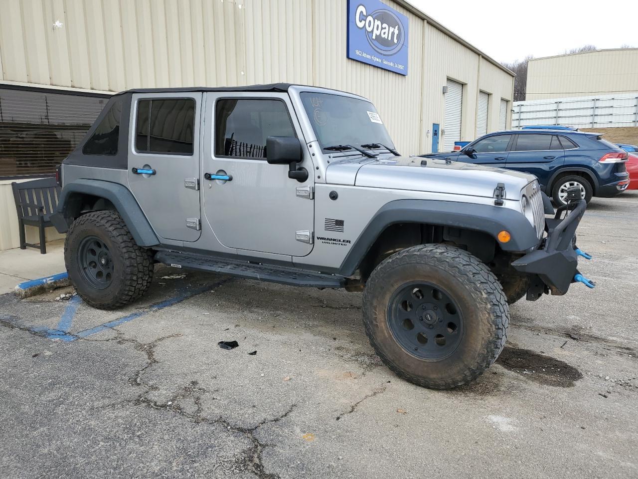 2015 JEEP WRANGLER U - Image 4
