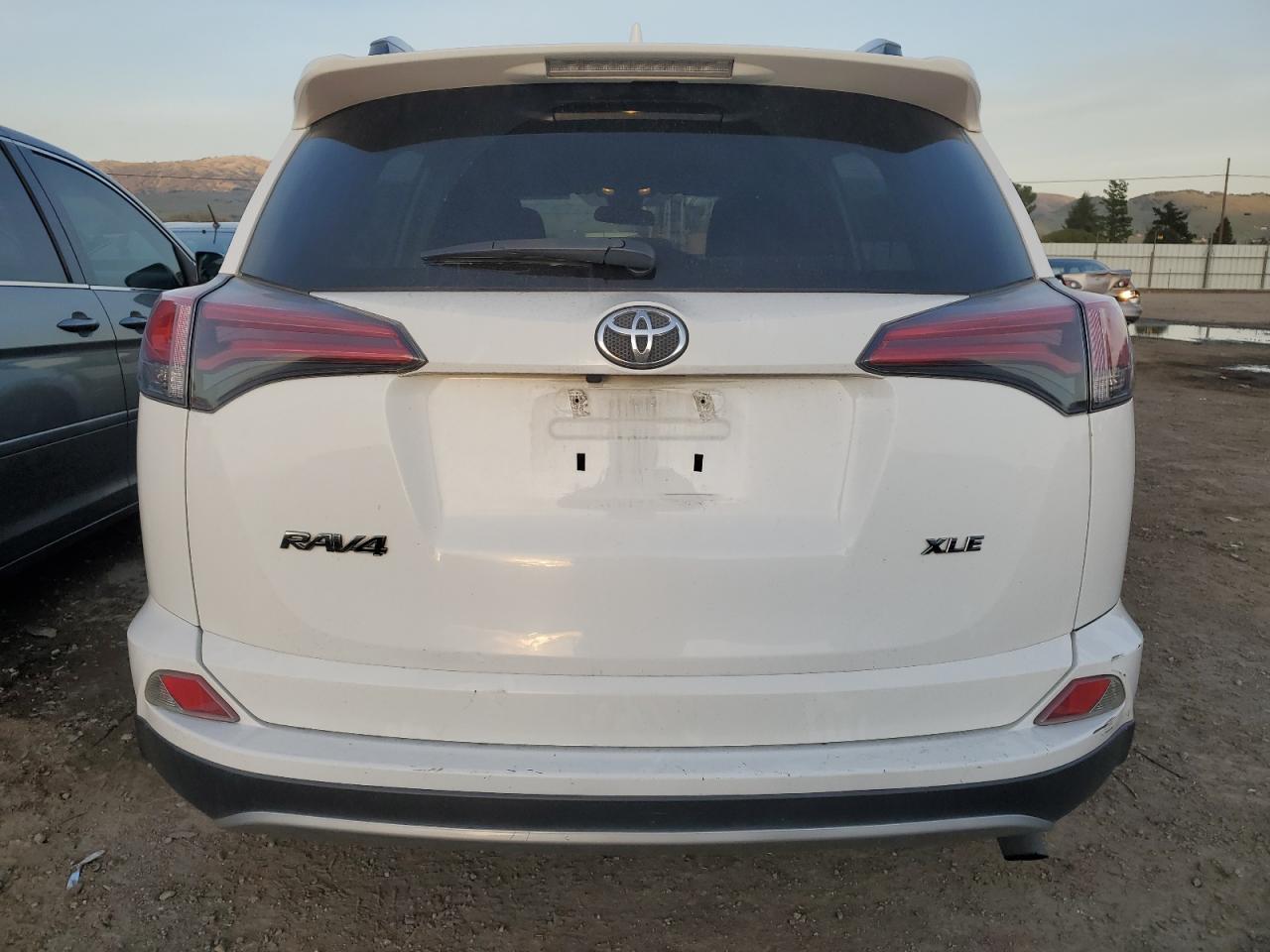 2018 TOYOTA RAV4 ADVEN - Фото 6