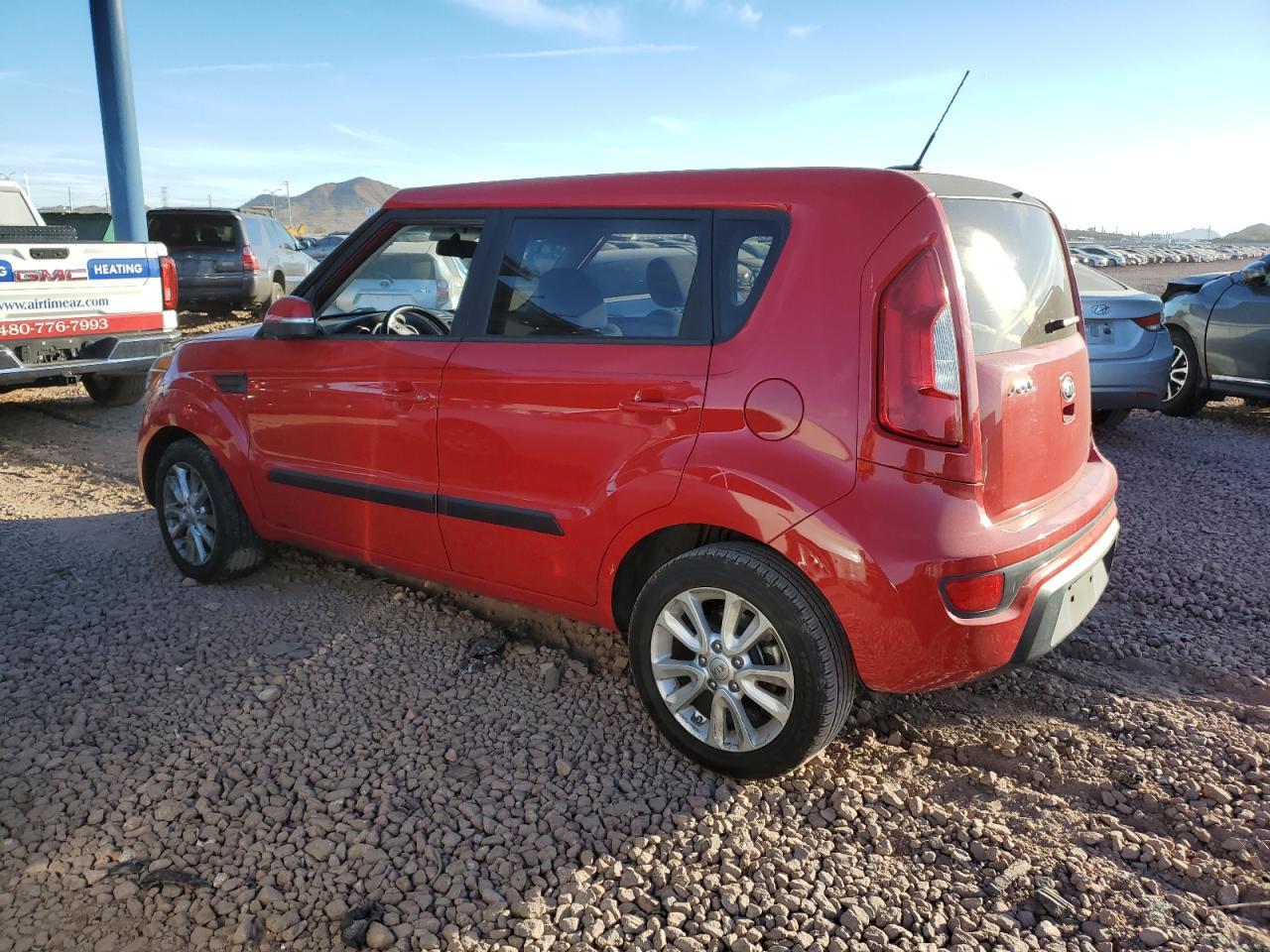2013 KIA SOUL + - Image 2