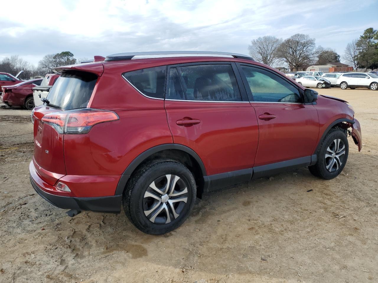 2018 TOYOTA RAV4 LE - Фото 3