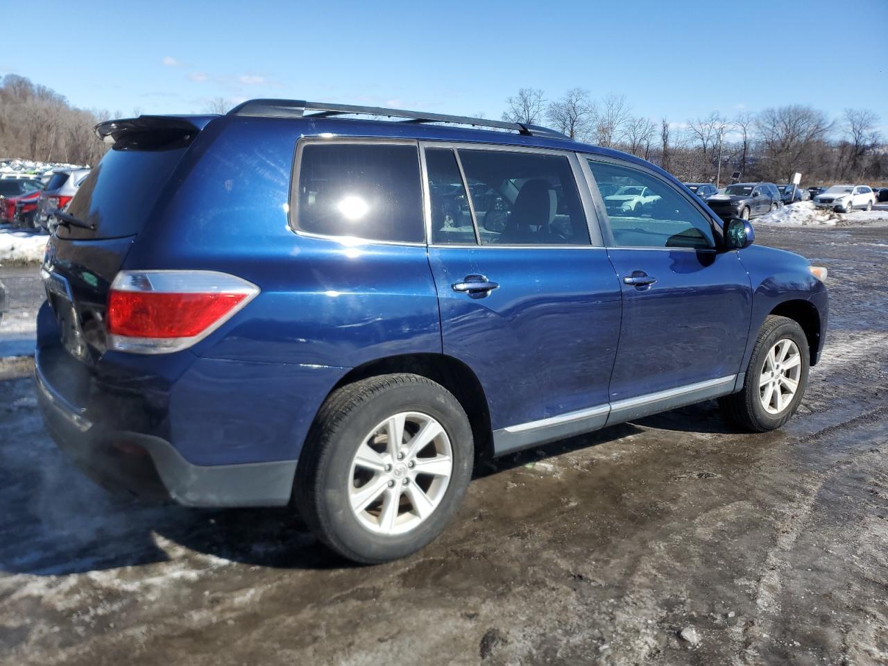 2011 TOYOTA HIGHLANDER - Image 3
