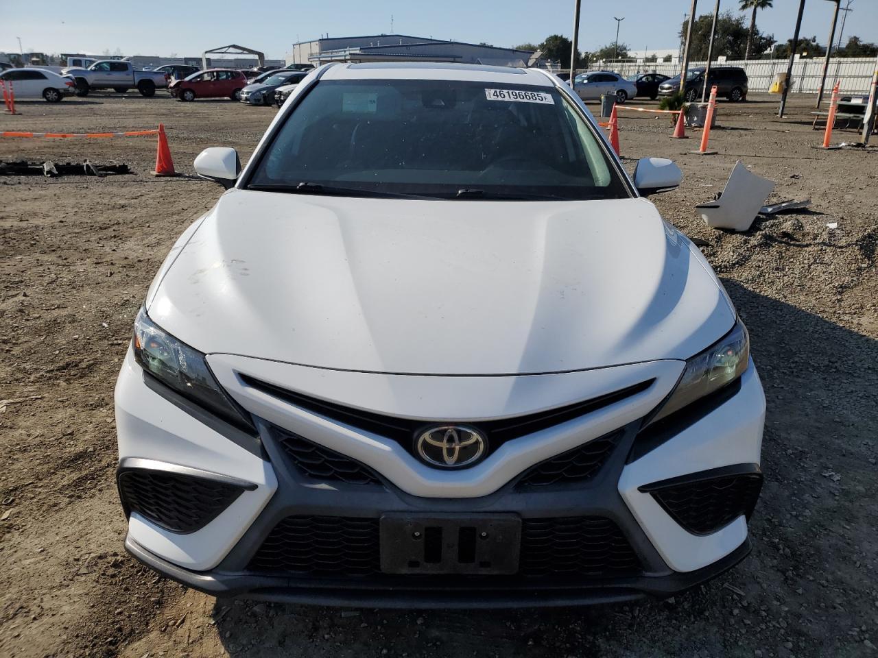 2021 TOYOTA CAMRY SE - Фото 5