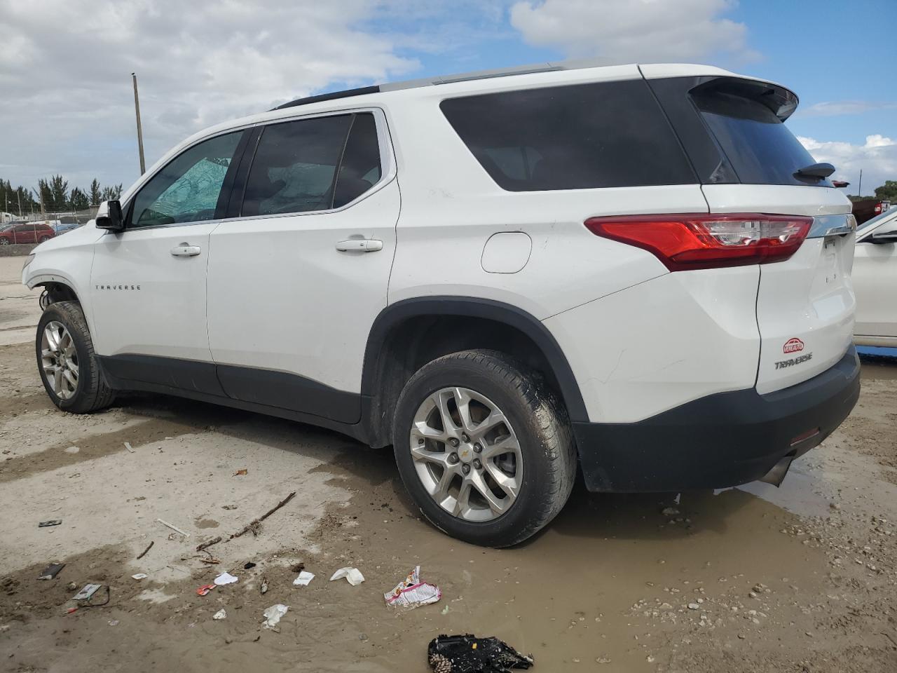 2018 CHEVROLET TRAVERSE L - Image 2