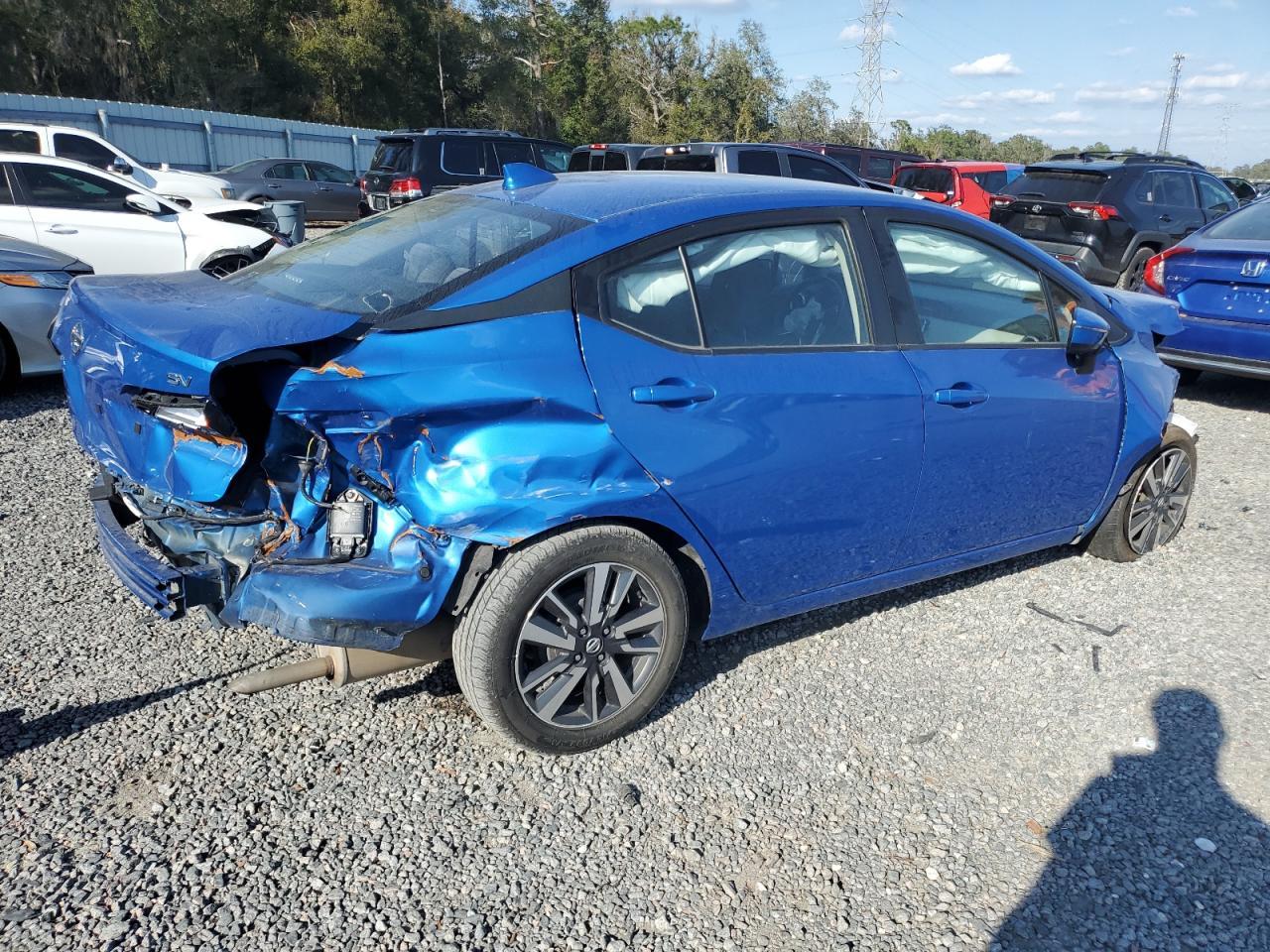 2021 NISSAN VERSA SV - Фото 3