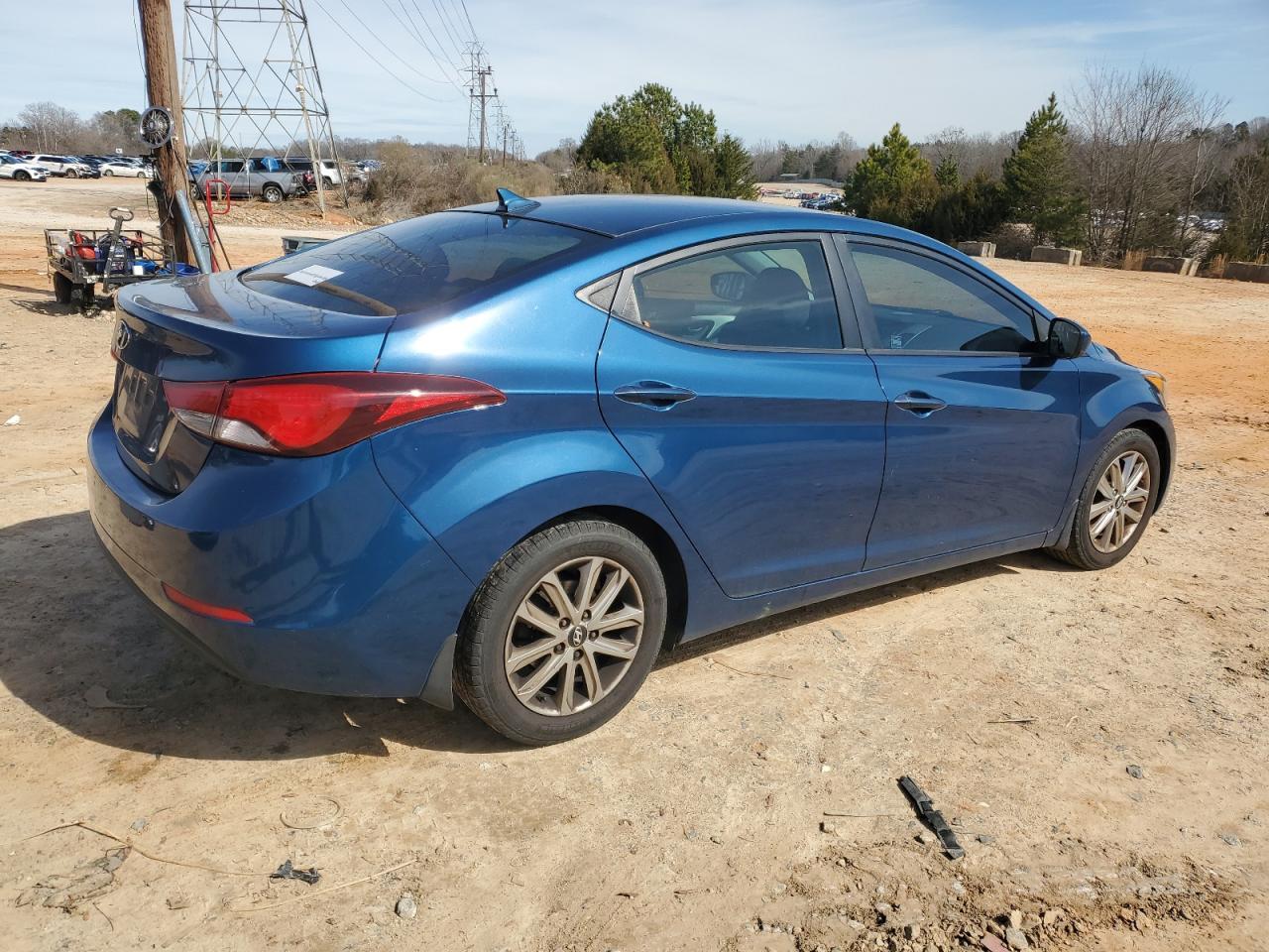 2015 HYUNDAI ELANTRA SE - Image 3