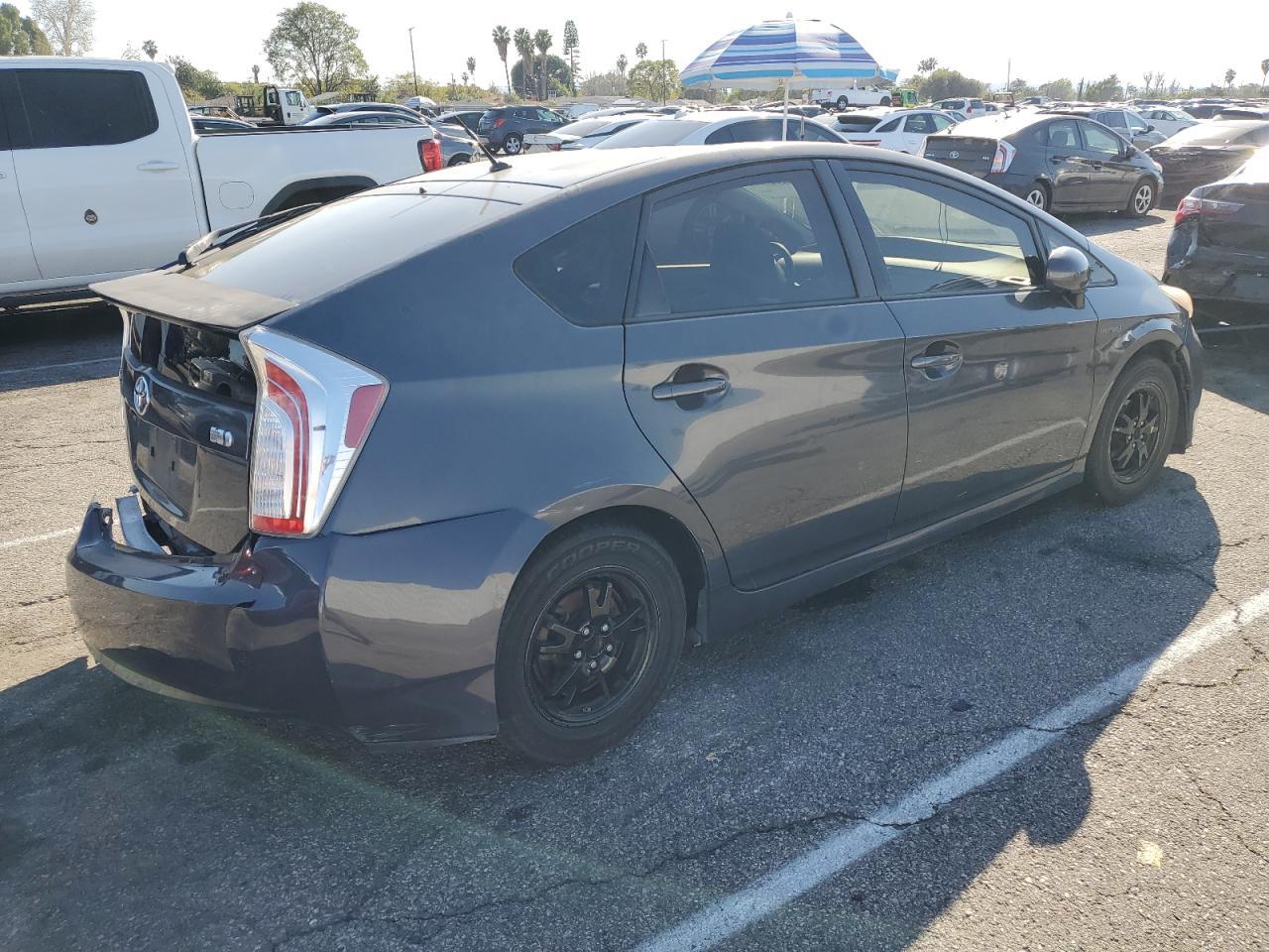 2013 TOYOTA PRIUS - Фото 3