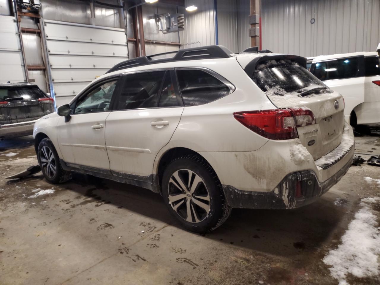 2018 SUBARU OUTBACK 2. - Фото 2