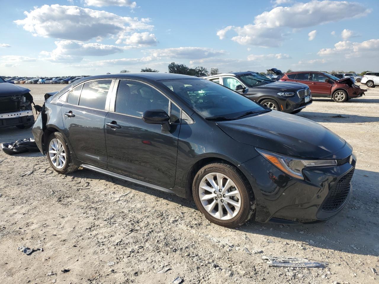 2022 TOYOTA COROLLA LE - Фото 4