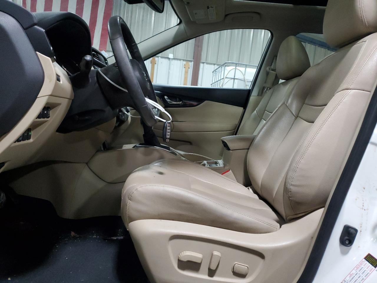 2017 NISSAN ROGUE SV - Фото 7