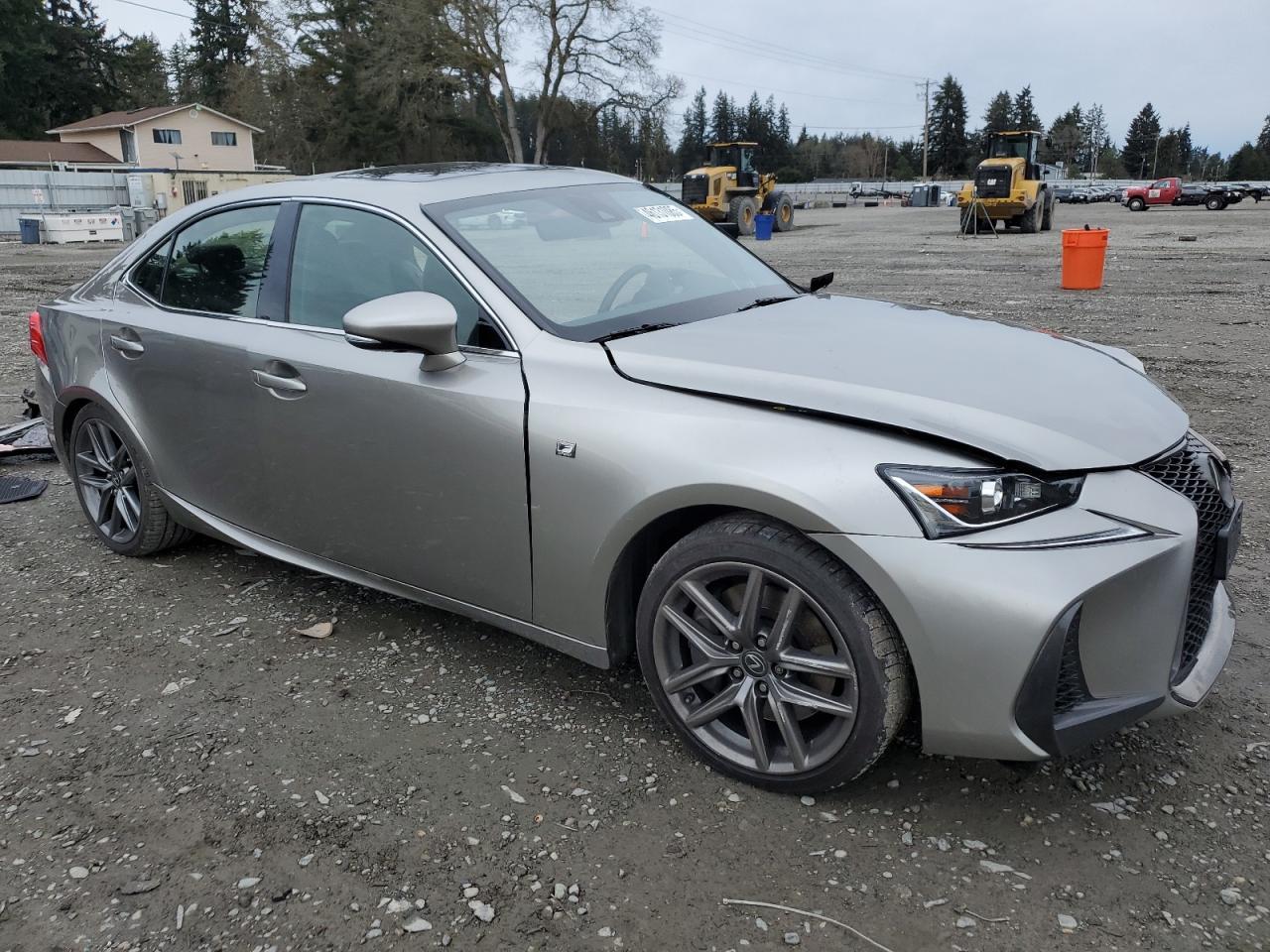 2017 LEXUS IS 200T - Фото 4