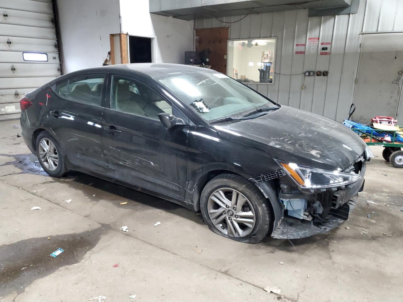 2019 HYUNDAI ELANTRA SE - Фото 4